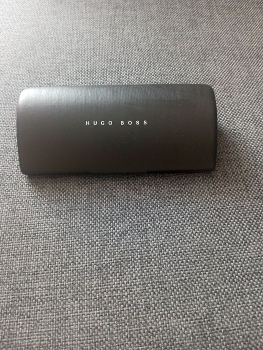 Брендовий футляр Hugo Boss для окулярів