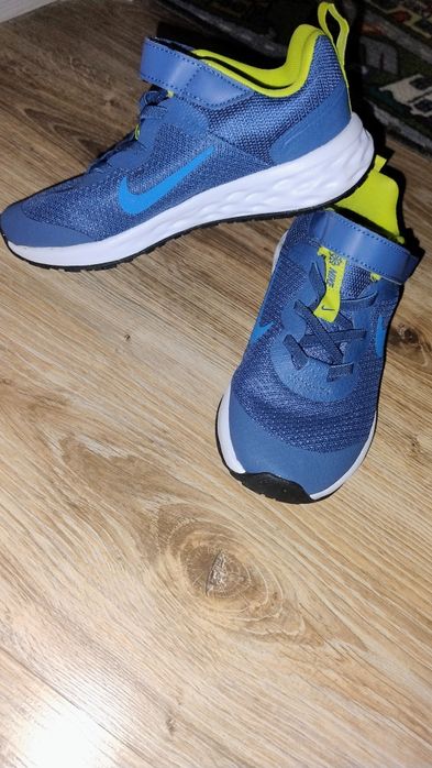 Nike revolution 6