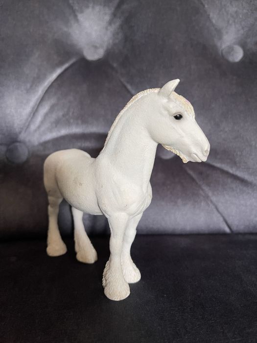 Продам фигурку лошади Schleich