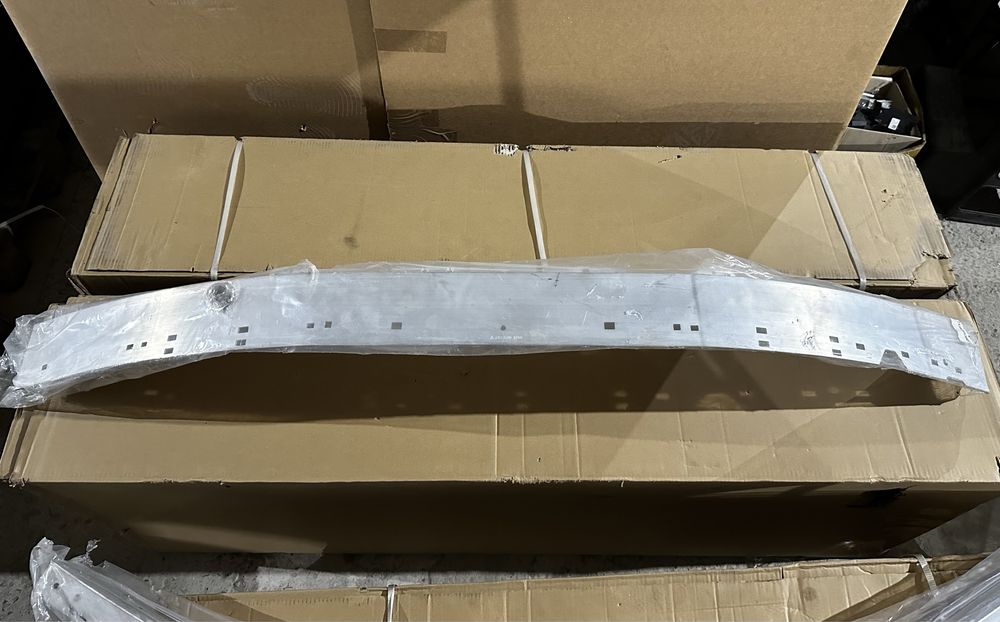 Усилитель переднего бампера Мерседес C 205 E 213 ML 166 GL X166