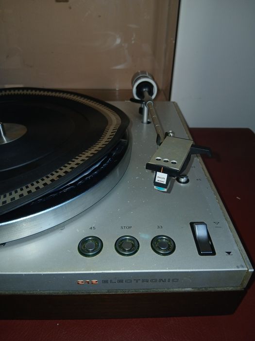 Gira Discos Philips 212 eletronic