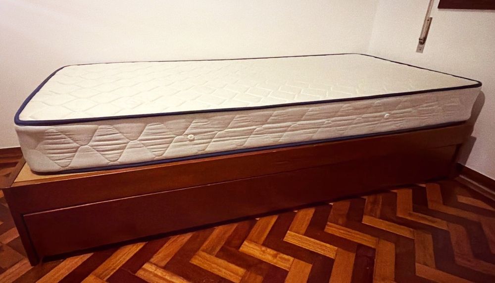 Cama Dupla/Beliche (com gavetão) + 1 Colchão Bom