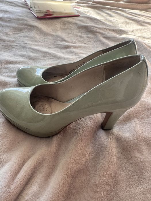 Eleganckie buty na obcasie Clarks