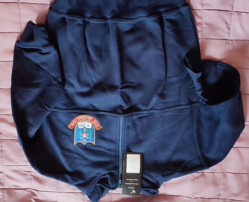 Продам Свитер детский 7-8