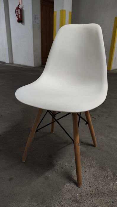 Cadeiras brancas64730136691202121