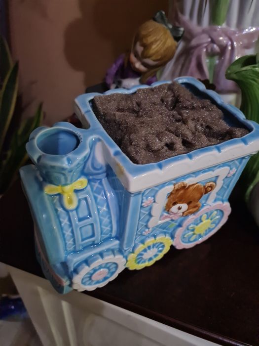 Figurka ciuchcia,  gąbka do kwiatów