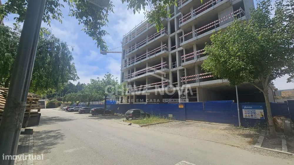 T2+Office Apartment with Parking Space and Storage Room
