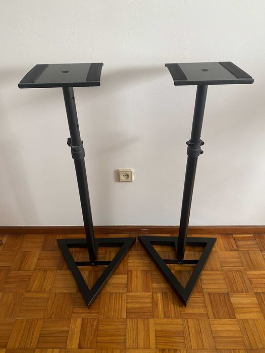 Dois Suportes Para Colunas de Som