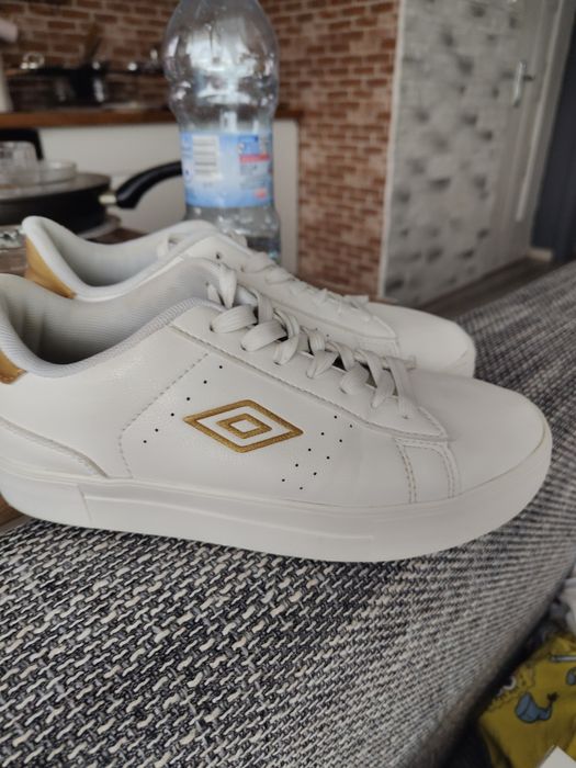 Buty sportowe sneakrrsty damskie 39