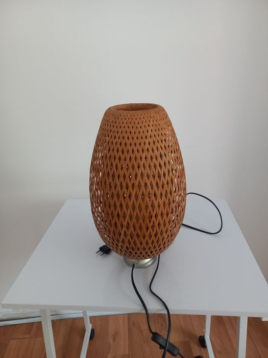 Vendo candeeiro de mesa bambu ikea
