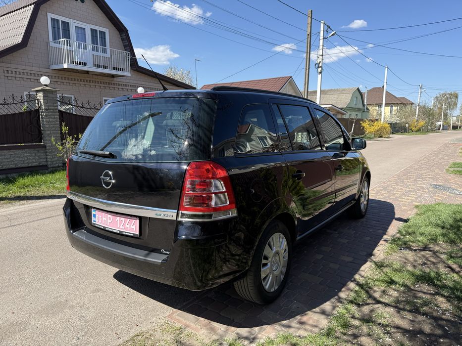 Opel Zafira з Німеччини Розмитнена 7 місць