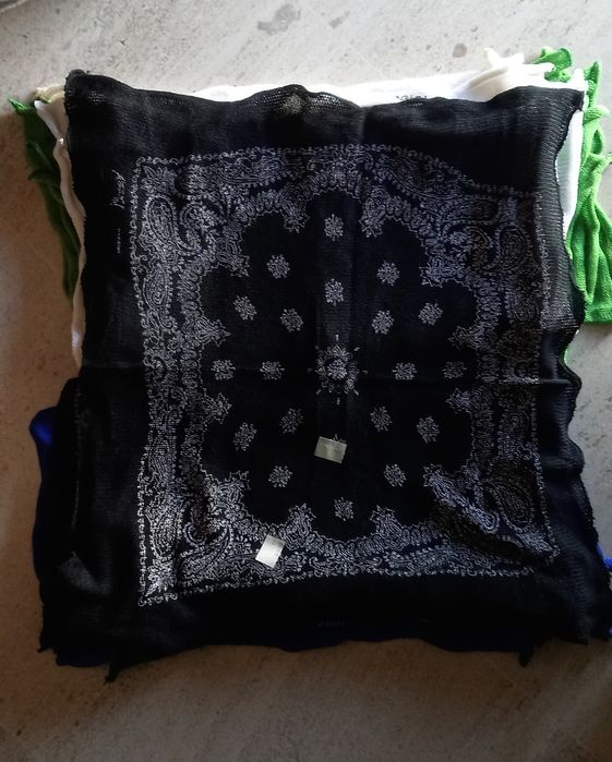Lenço / bandana de malha  (novos)