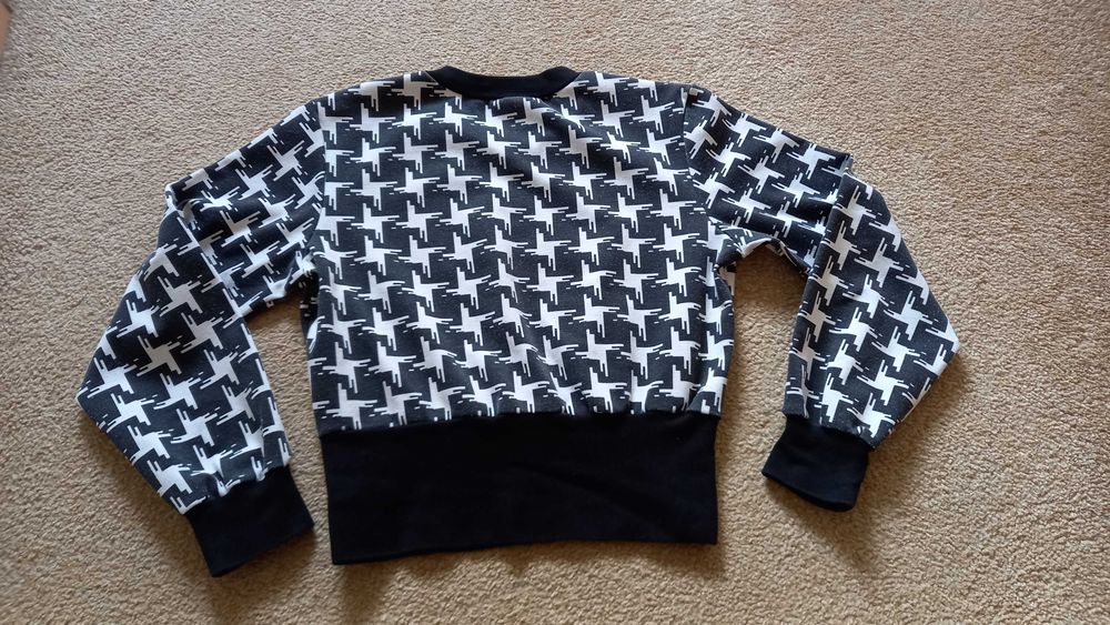 Bluzko-bluza krótka roz. 146-152 biało czarna