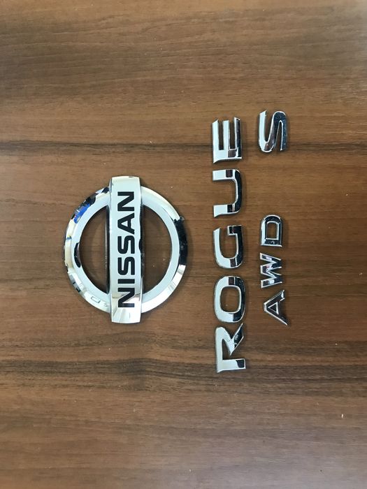 Nissan Rogue задні фанарі