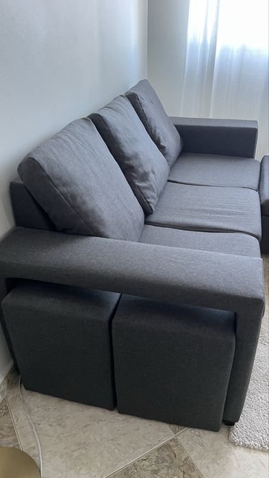Sofá Cinza Com Dois Puffs
