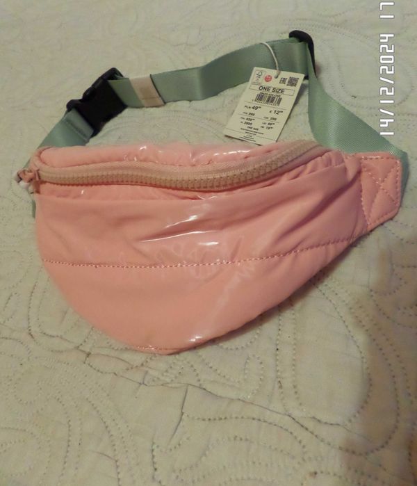 Nowa Reserved nerka w pastelowym kolorze