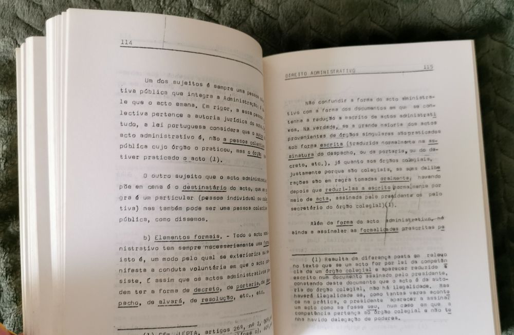 Livros Jurídicos / Direito  1 = 5€ / 10 = 40€