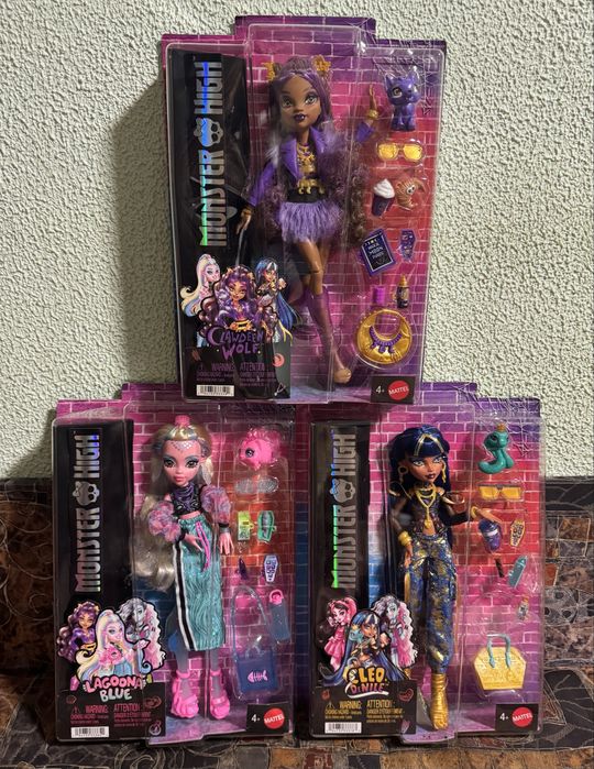 Ляльки Монстер хай . Лягуна Блу . Клео де Ніл