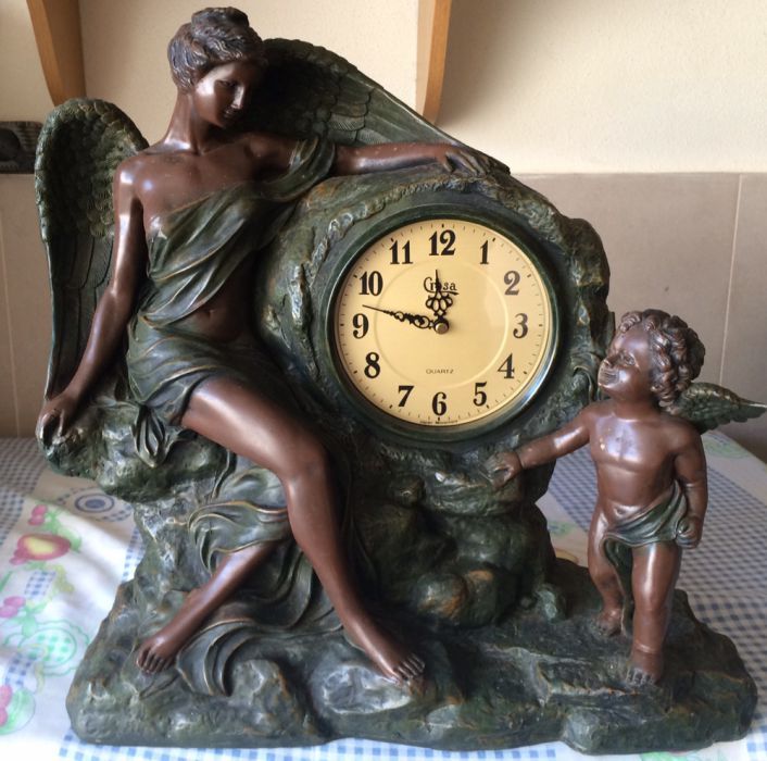 Relógio antigo impecável