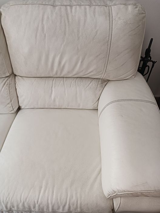 Sofá chaise long em pele branco