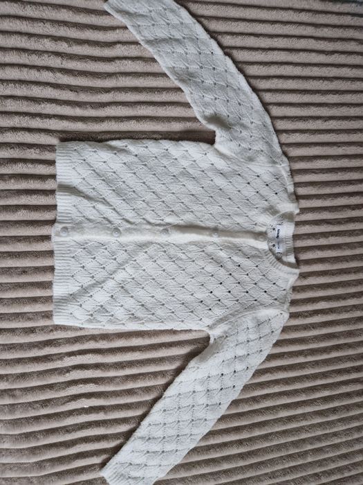 biały sweterek Sinsay