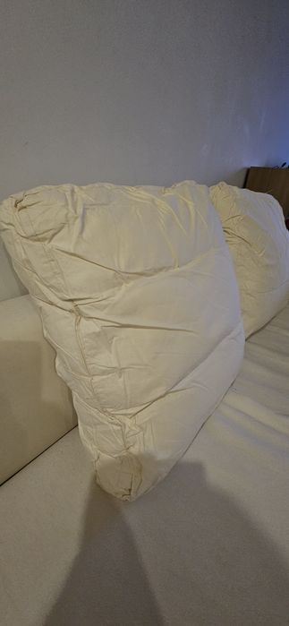 Sofá ideal para estofar com almofadas grandes