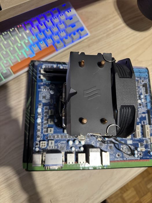 Płyta główna z procesorem i 16GB RAM