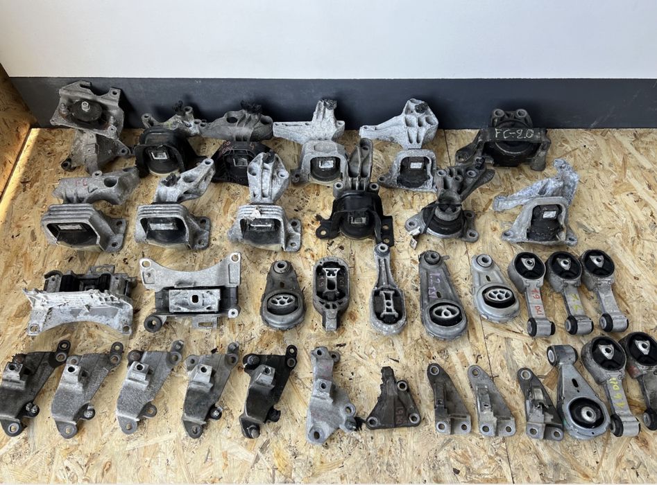 Кронштейн кпп подушка двигуна двигателя  крепление кпп Меган Сценік 3