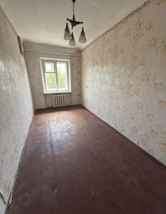 Продаж 3-кімнатна квартира Сміла
