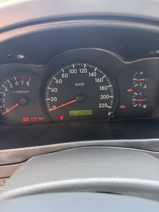 Продам власний Kia Cerato 2005 року.