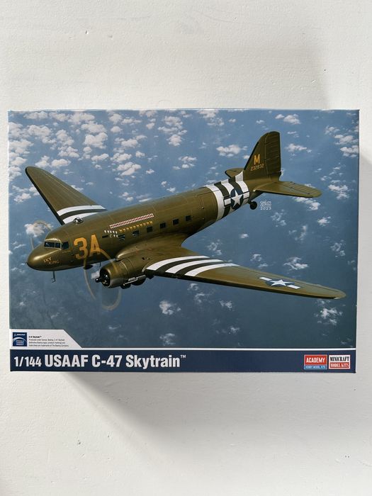 Samolot C-47 Skytrain model do sklejenia 1/144 Academy 12633