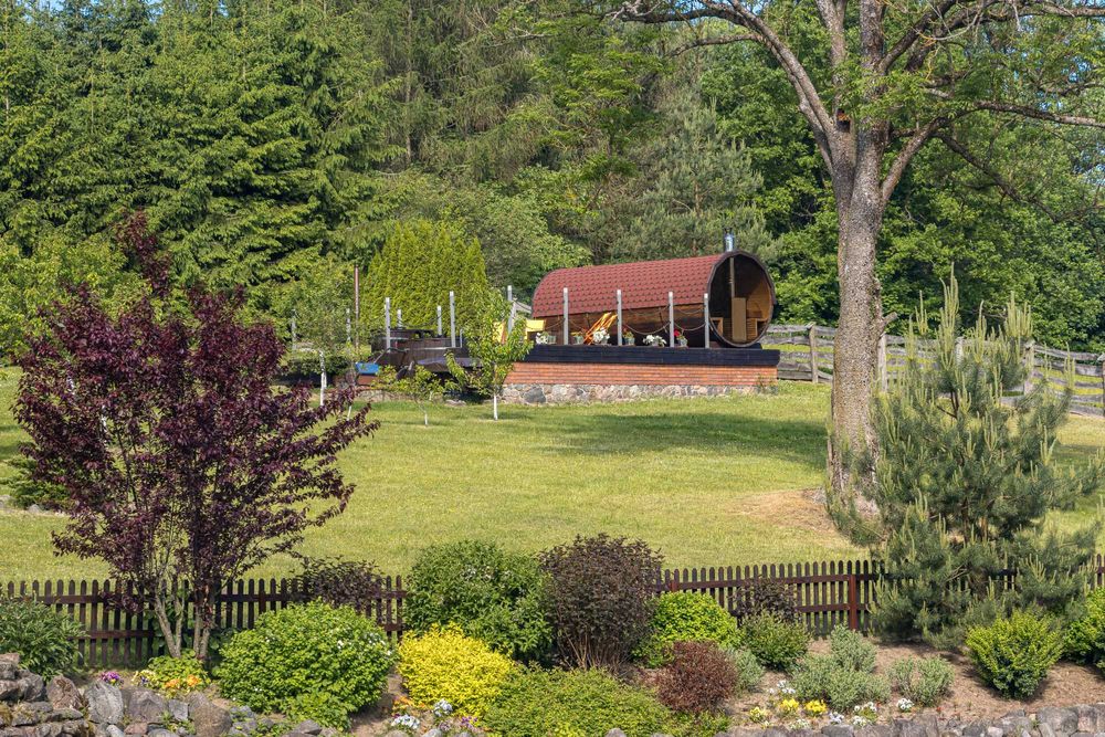 Dom Wakacyjny 400m2 nad jeziorem dla nawet 25 osób, ogród 2ha, jacuzzi