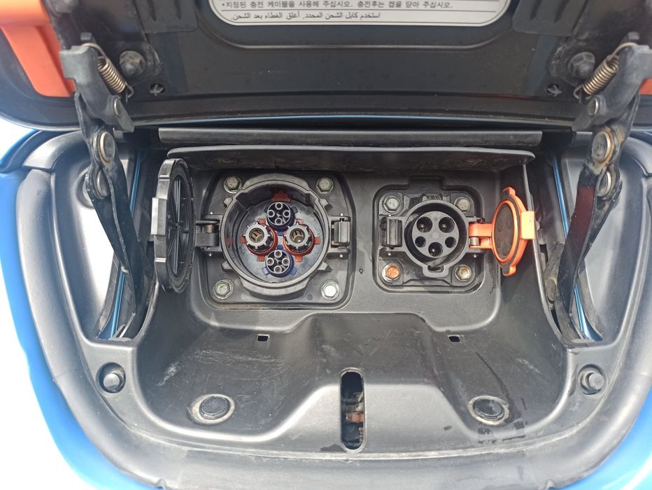 Продам Nissan Leaf