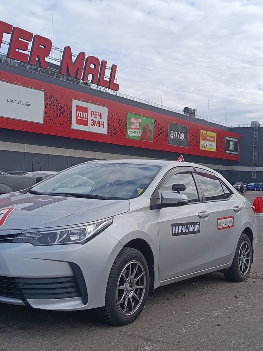 Автоінструктор TOYOTA COROLLA Механіка. Правий берег.