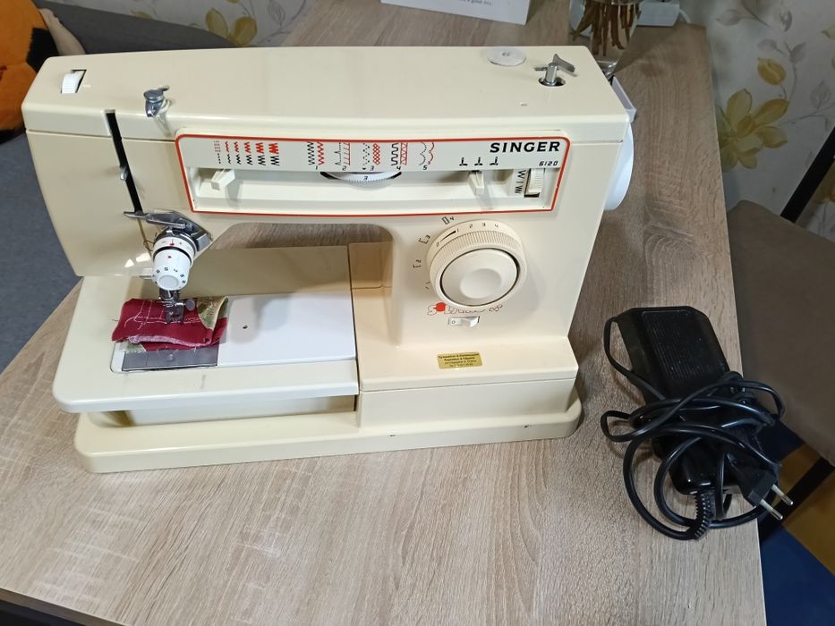 Швейна машинка Singer 6120