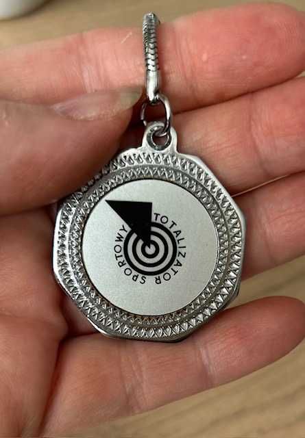 Brelok breloczek Zakład Kryminalistyki KGMO/Totalizator Sportowy PRL