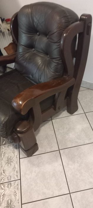 Skórzana kanapa i dwa fotele