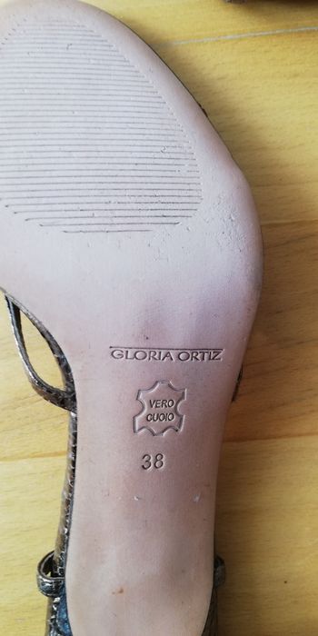Sandalia Gloria Ortiz 38 elegante dourada Como Nova