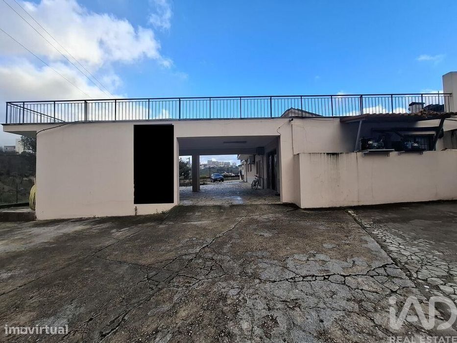 Loja / Estabelecimento Comercial em Vila Real de 300,00 m2