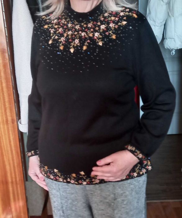 Жіночий светрик з вовни