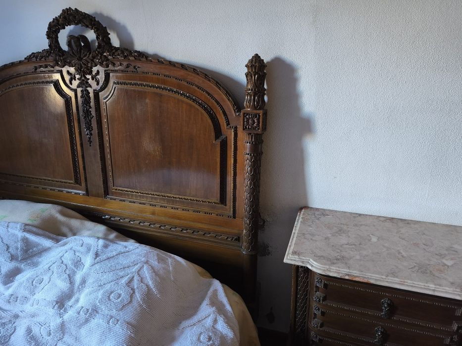 Quarto completo com espelho