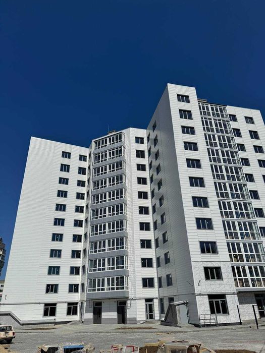 Новий будинок біля зупинки. Продаж 1-кімнатної квартири.