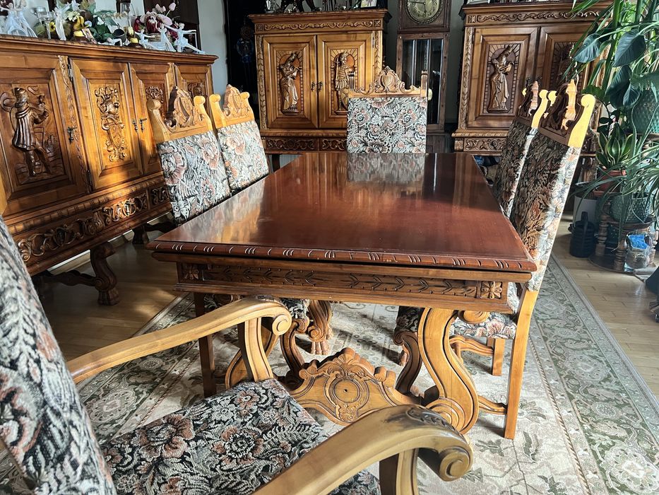 Zestaw ręcznie rzeźbionych dębowych mebli