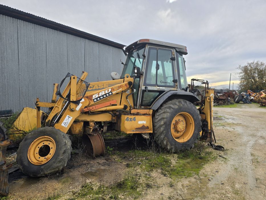 Retroescavadora Case 580 Ranger para peças