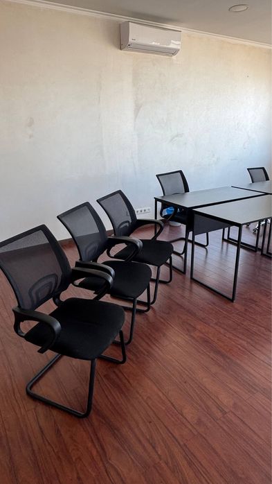 Продаємо крісла стільці офісні для дому столи LOFT ДСП тумби комоди