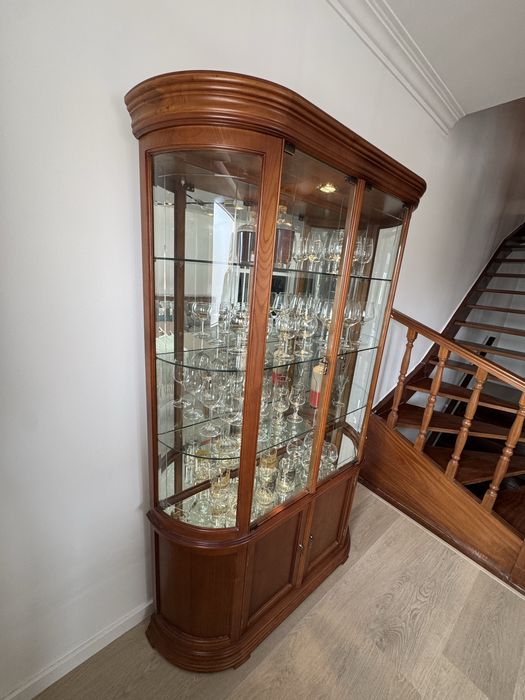 Cristaleira IMPECÁVEL