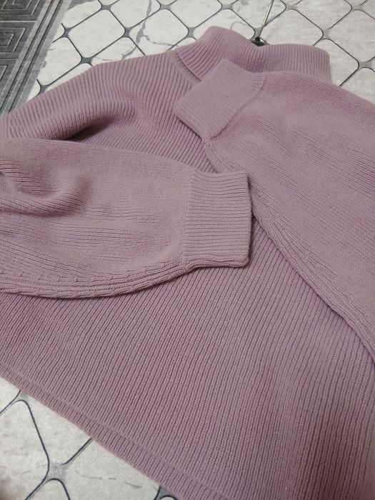 Укорочений светр від НМ