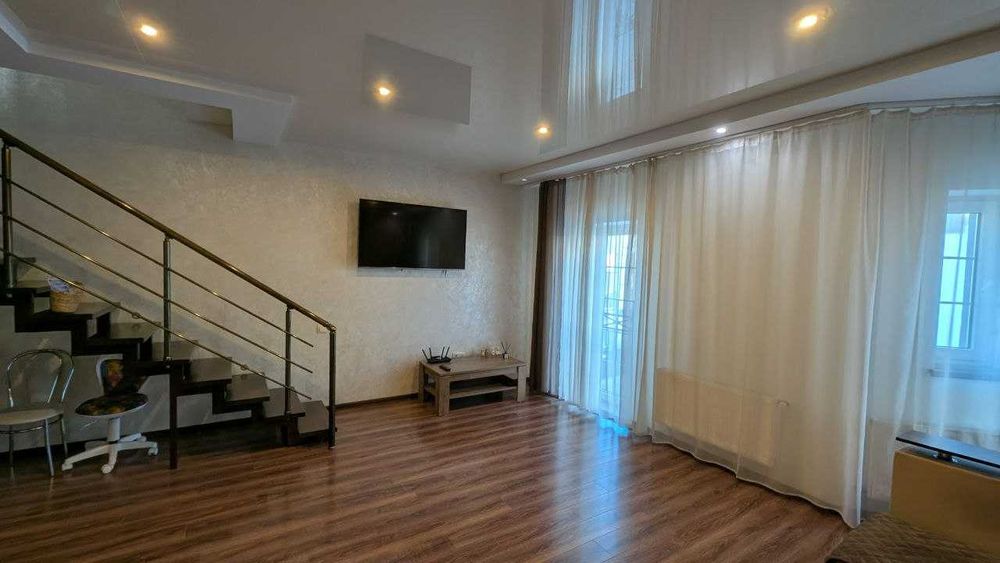 Продається двох'ярусна квартира - Винники, вул. Лисика