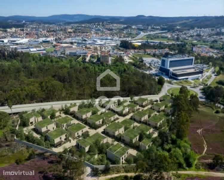 Moradia V2 Moderna com Piscina e Jardim em Ermesinde – Origem Villas A