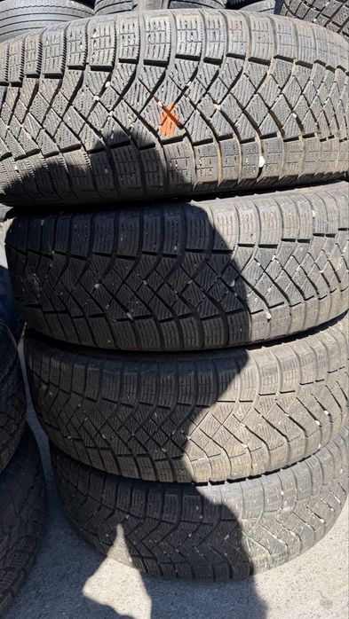215/55/18 PirelliICE Zero